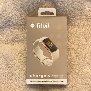 New Fitbit Charge 5 / Lunar White / Soft Gold Stainless Steel
